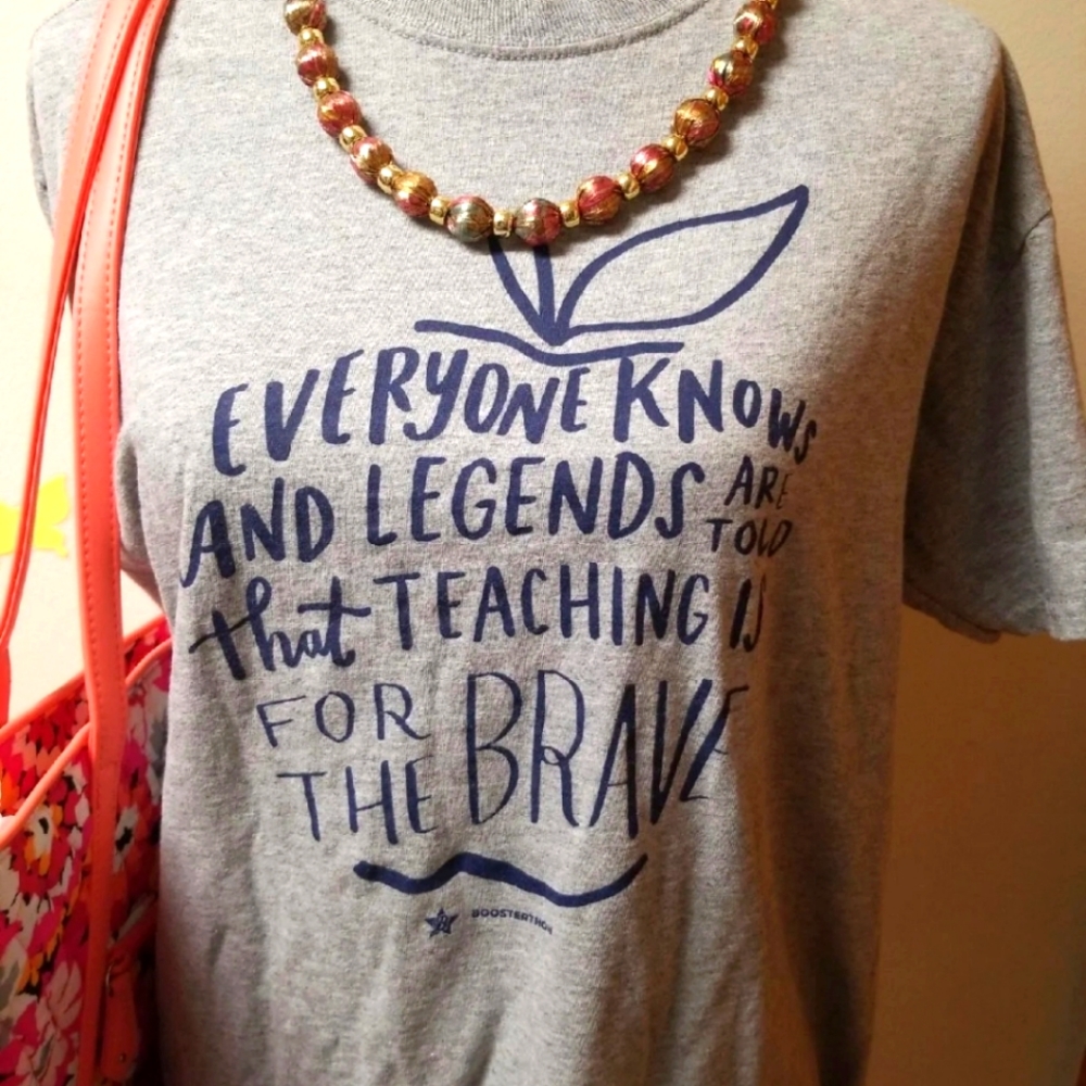 Teacher Legends Apple Graphic Tee Gray M